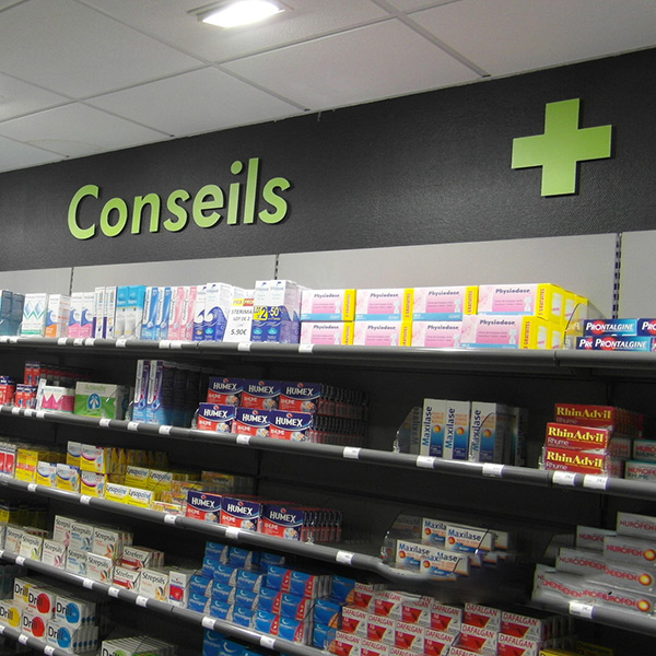 Aménagement intérieur de pharmacie à Amiens