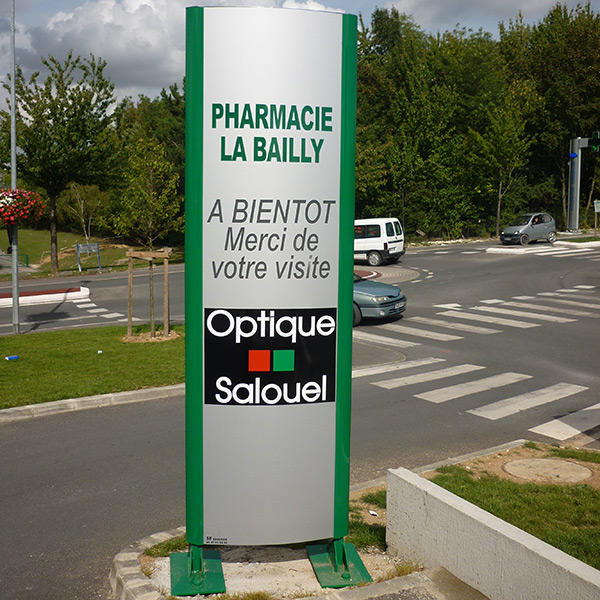 Fabricant de totem signalisation pharmacie Amiens